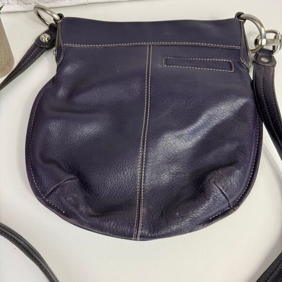 B. Makowsky Buckle Purple Crossbody Leather Bag - Picture 4 of 8